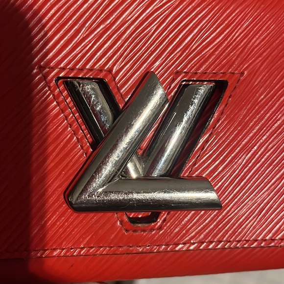 RARE authentic Louis Vuitton red epi leather twist lock  long wallet - Picture 2 of 13